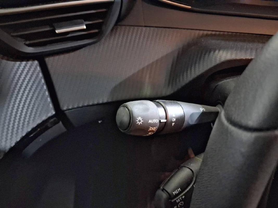 Peugeot 208 Allure Gasolina 100 S&S 6 Vel. MAN