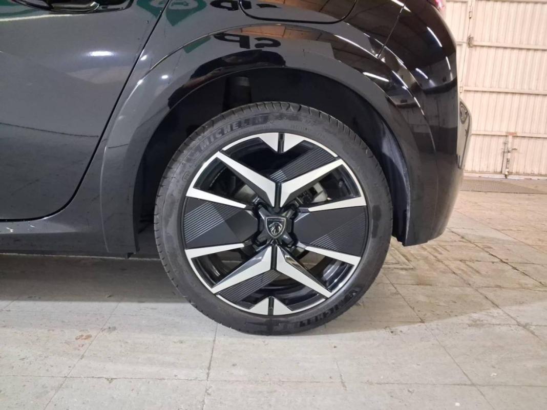Peugeot 208 GT HYBRID 136 eDCS6