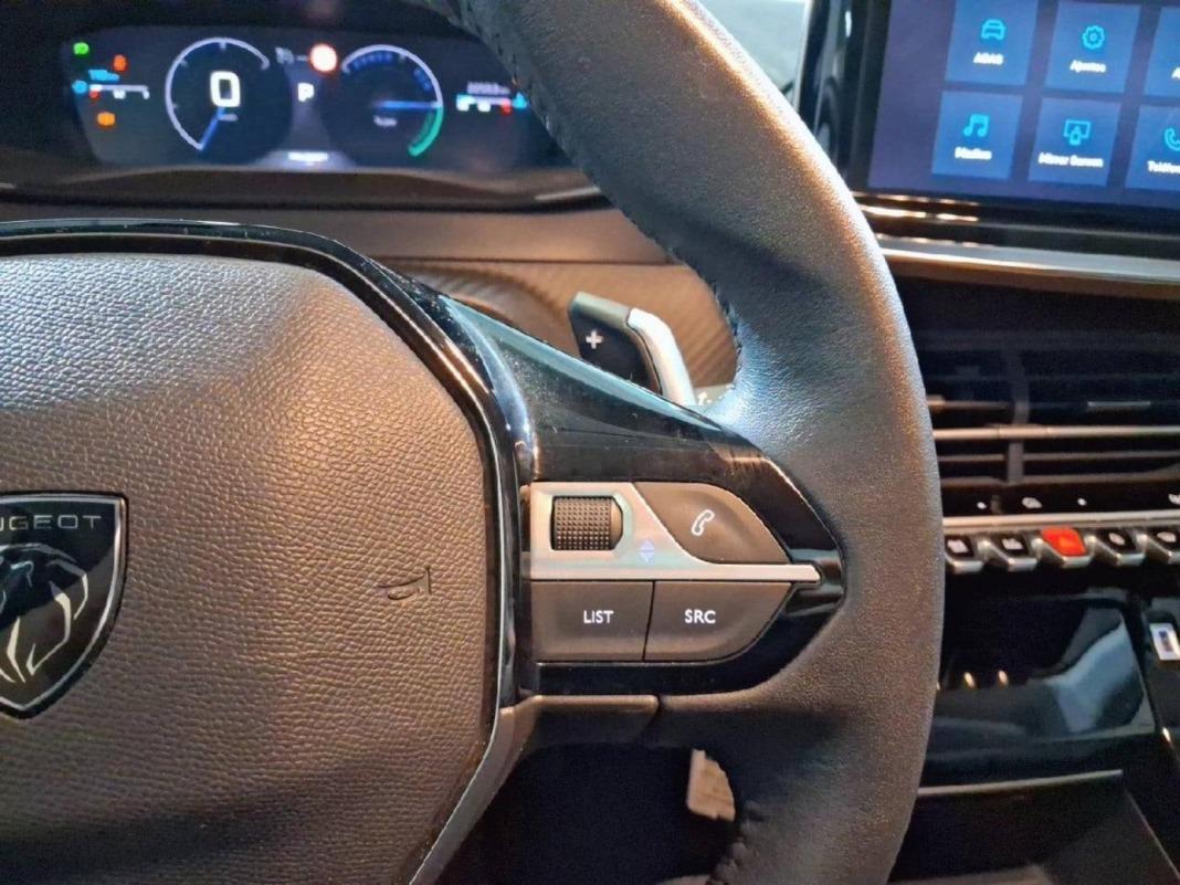 Peugeot 208 Allure HYBRID 100 eDCS6
