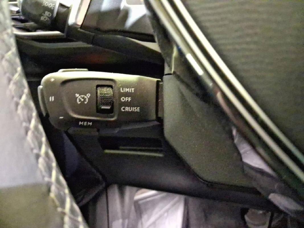 Peugeot 3008 Hybrid 225 e-EAT8 Allure Pack