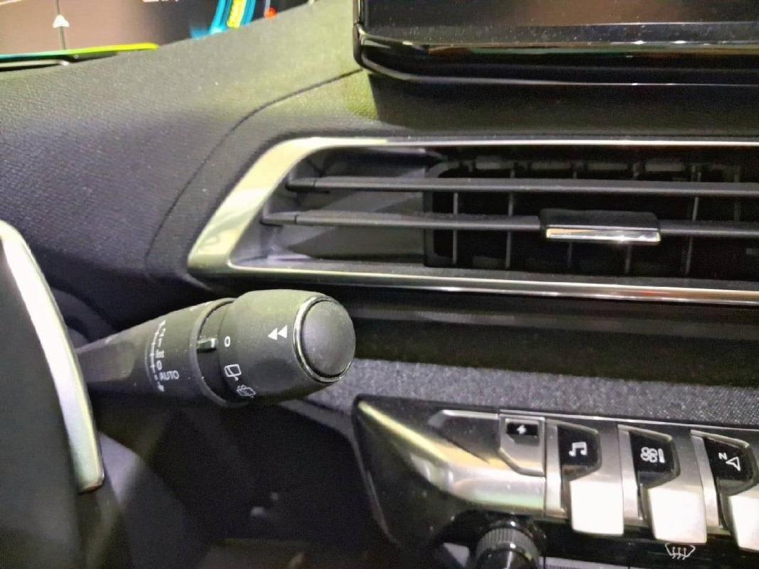 Peugeot 3008 Hybrid 300 e-EAT8 Roadtrip