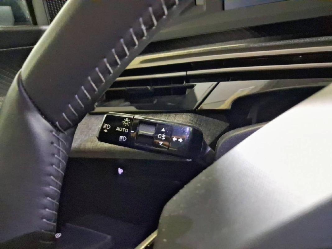 Peugeot 5008 Hybrid 1.2 107KW Allure eDCS6