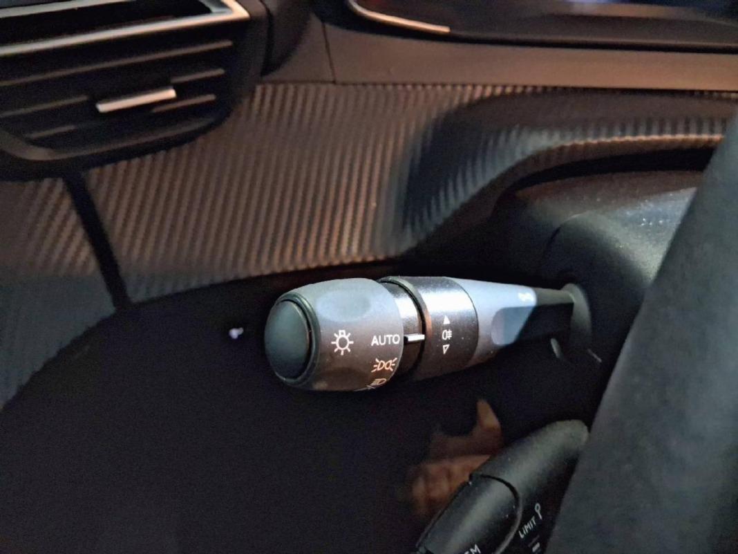 Peugeot 208 Allure Gasolina 100 S&S 6 Vel. MAN