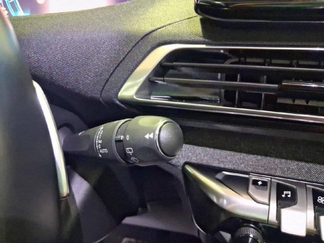 Peugeot 3008 Hybrid 225 e-EAT8 Allure Pack