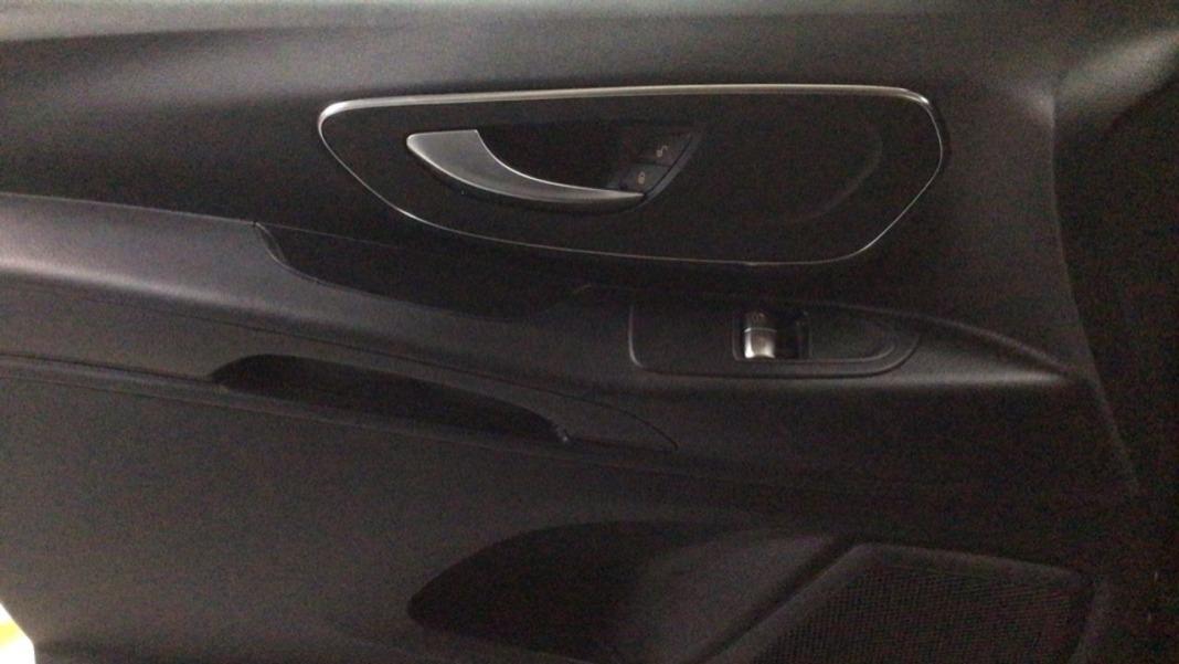 Mercedes Vito 114 CDI 6T Base RWD Largo