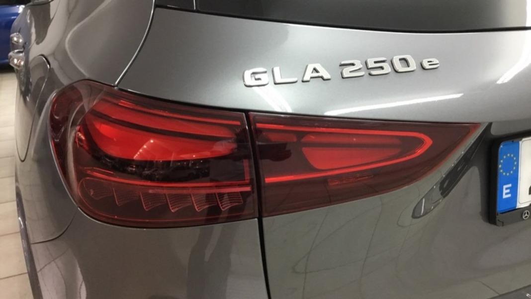 Mercedes Gla GLA 250 e con tecnología híbrida EQ