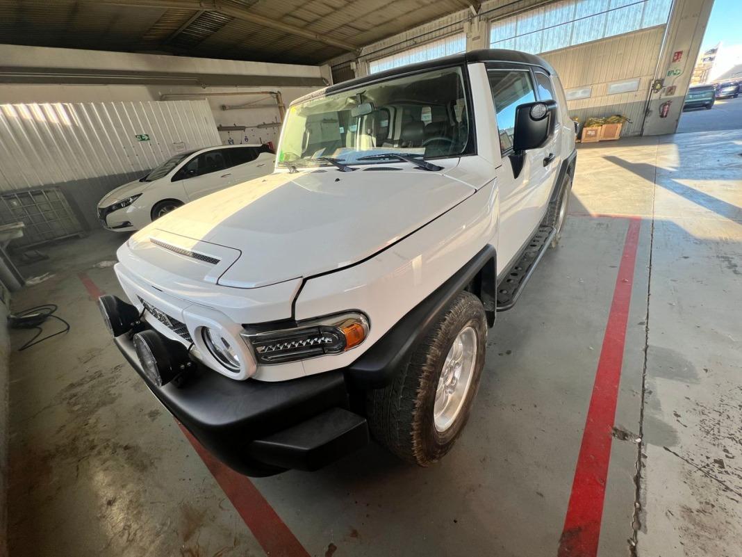 Toyota Land Cruiser 4.0 V6 LIMITED AUTO