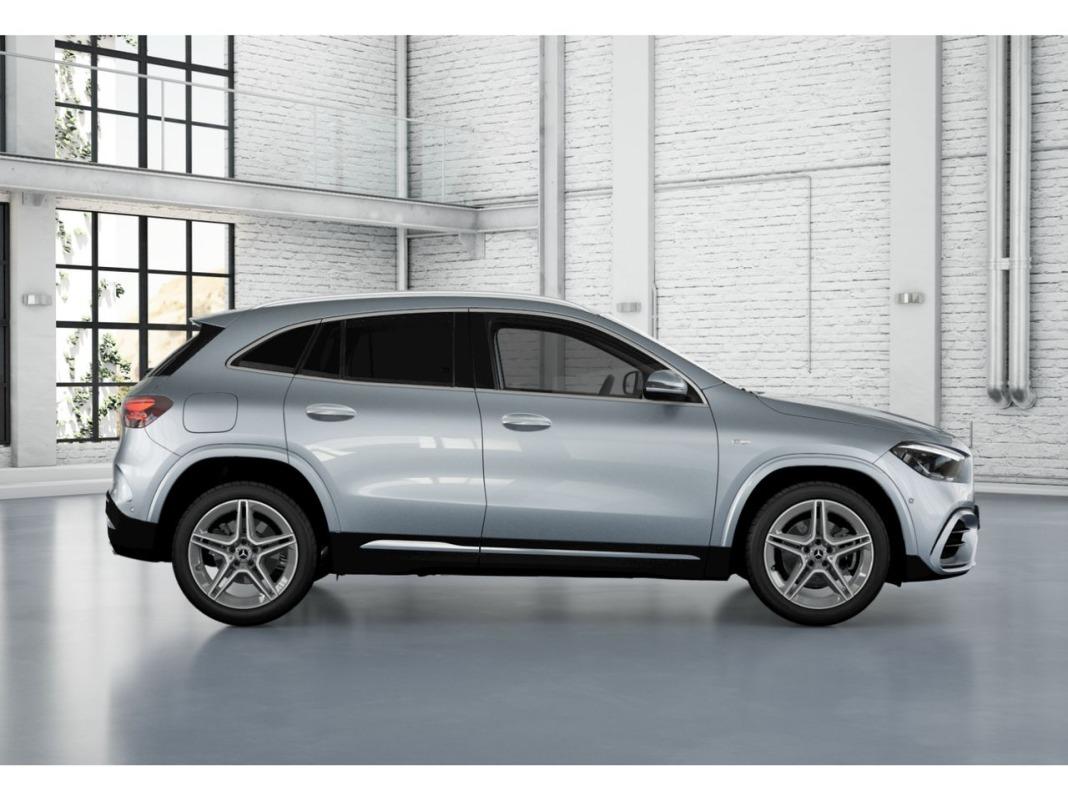 Mercedes Gla 250 e con tecnologia hibrida eq