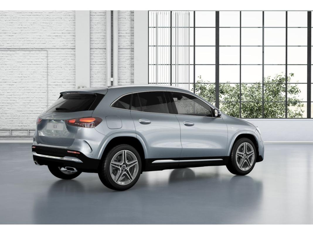 Mercedes Gla 250 e con tecnologia hibrida eq