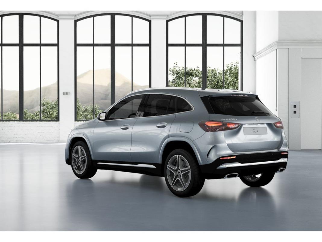 Mercedes Gla 250 e con tecnologia hibrida eq