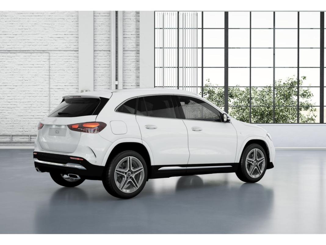 Mercedes Gla 250 e con tecnologia hibrida eq