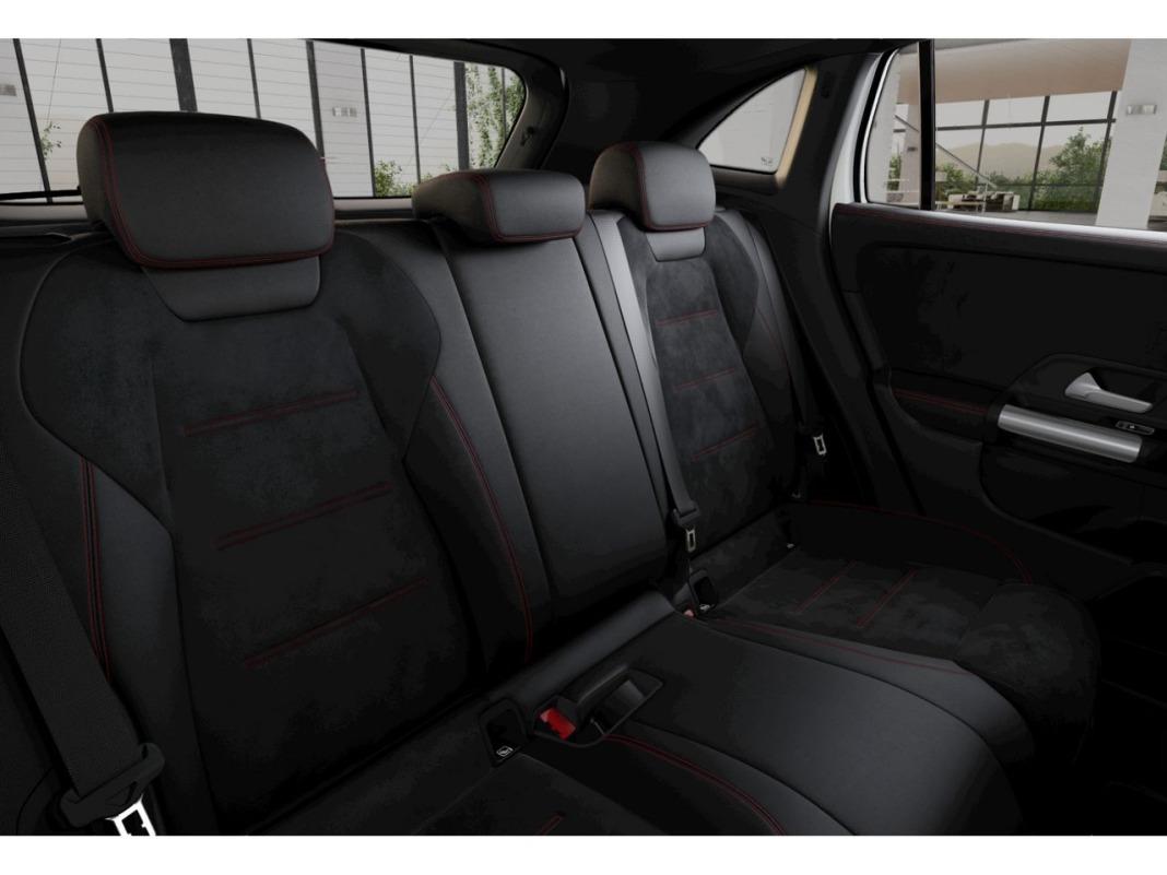 Mercedes Gla 250 e con tecnologia hibrida eq