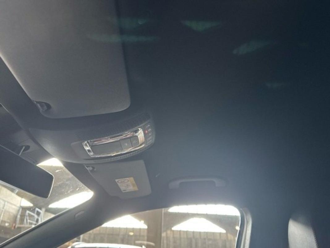 Mercedes Gla 250 e con tecnologia hibrida eq