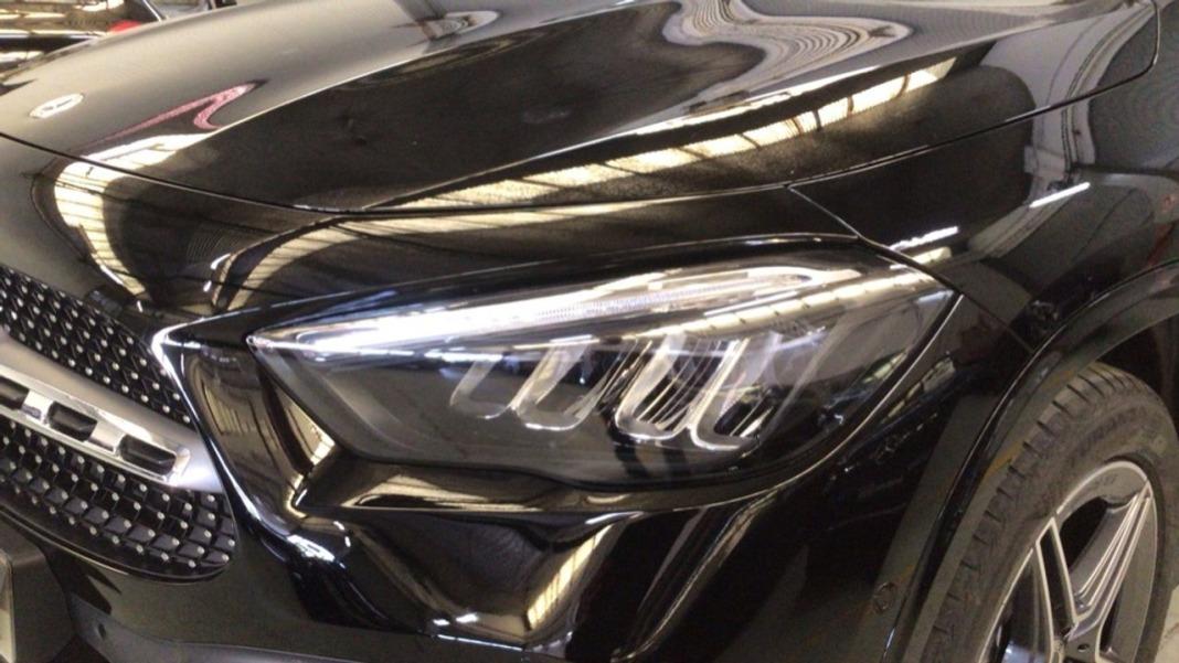 Mercedes Gla 250 e con tecnologia hibrida eq