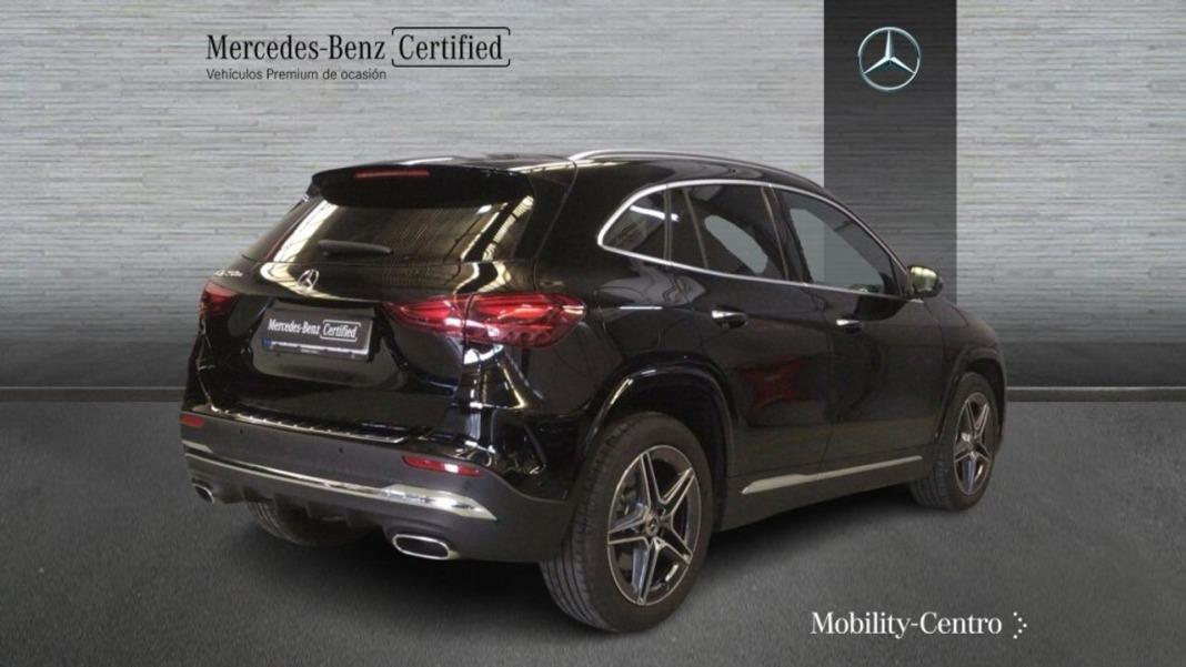 Mercedes Gla 250 e con tecnologia hibrida eq