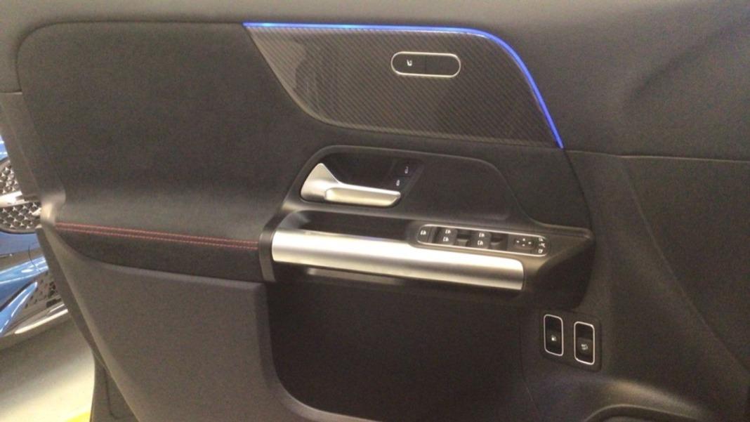 Mercedes Gla 250 e con tecnologia hibrida eq