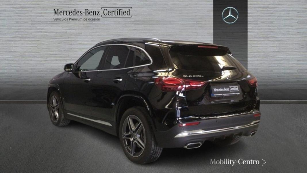Mercedes Gla 250 e con tecnologia hibrida eq