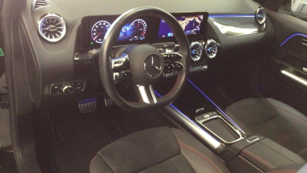 Mercedes Gla 250 e con tecnologia hibrida eq