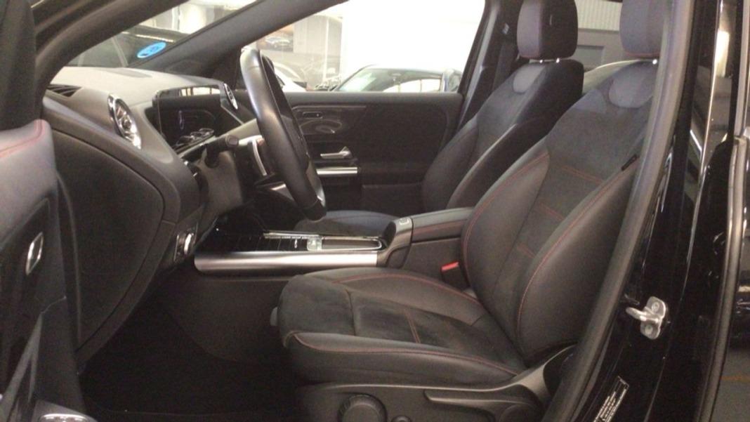 Mercedes Gla 250 e con tecnologia hibrida eq