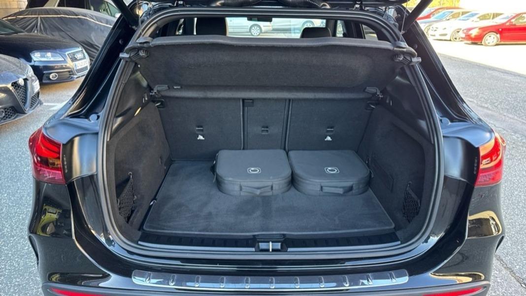 Mercedes Gla 250 e con tecnologia hibrida eq