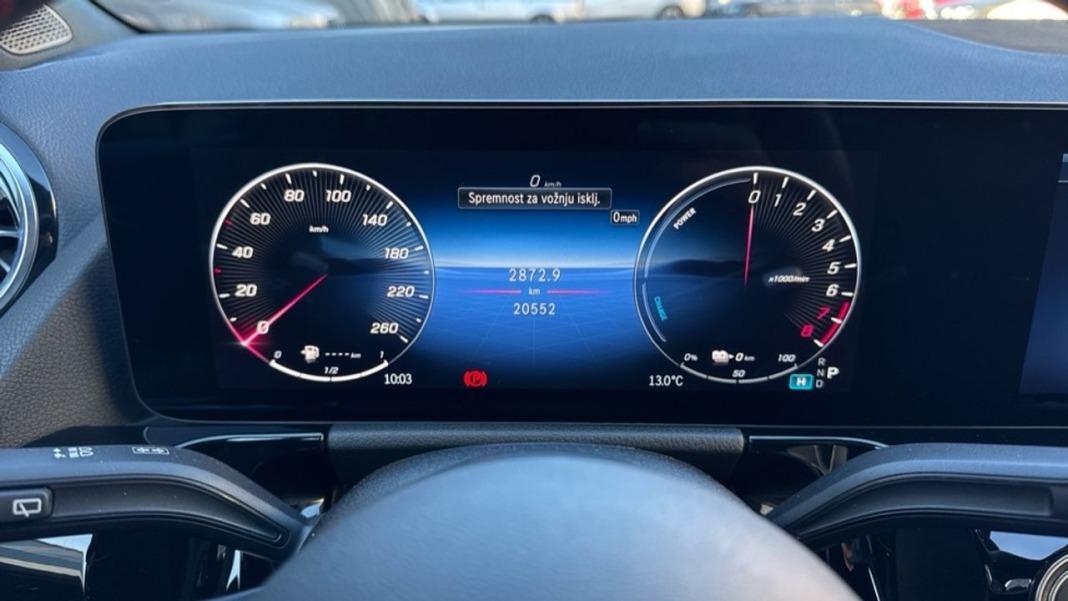 Mercedes Gla 250 e con tecnologia hibrida eq