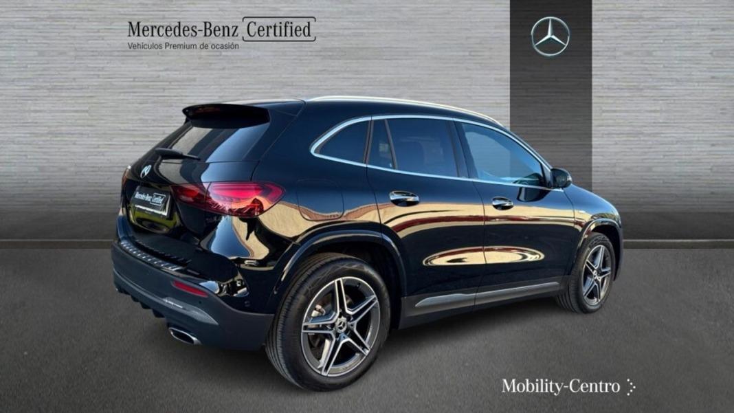 Mercedes Gla 250 e con tecnologia hibrida eq
