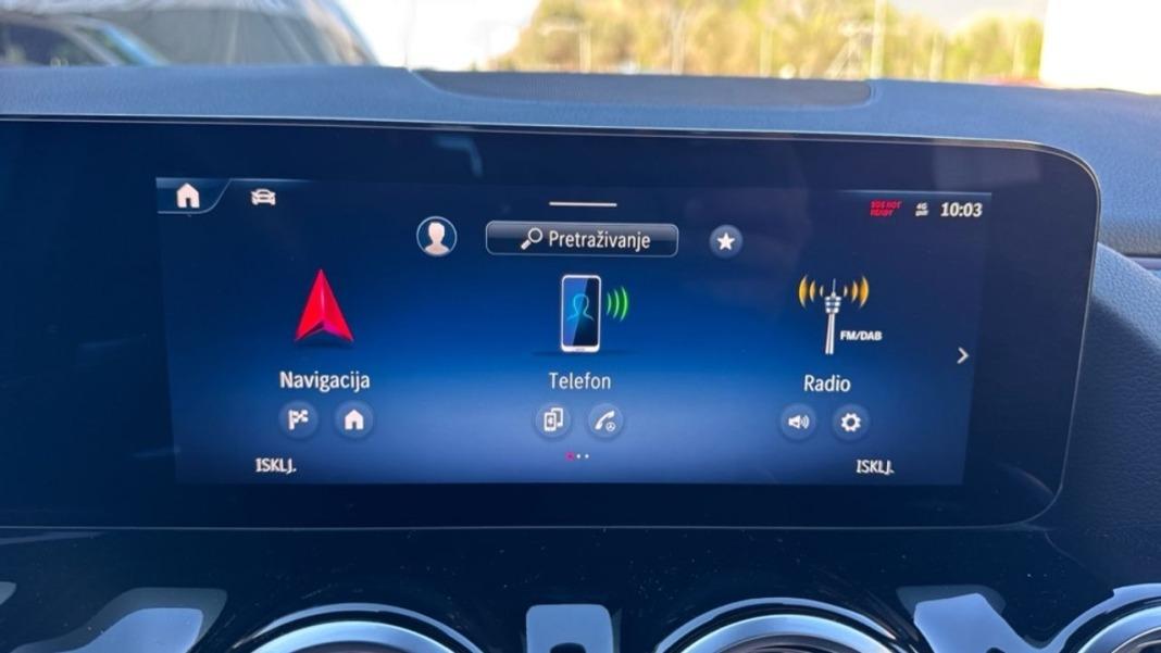 Mercedes Gla 250 e con tecnologia hibrida eq