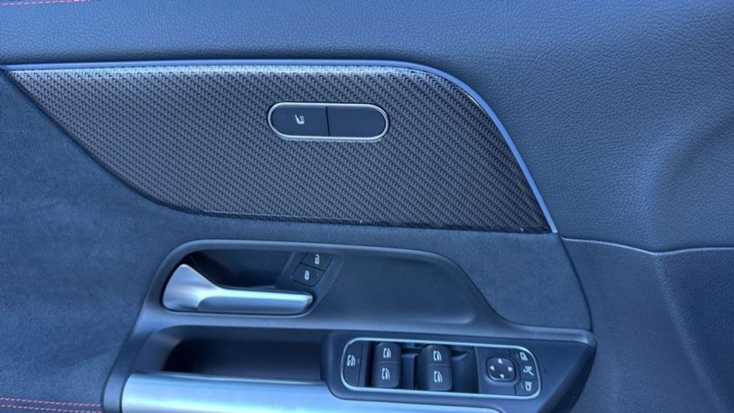 Mercedes Gla 250 e con tecnologia hibrida eq