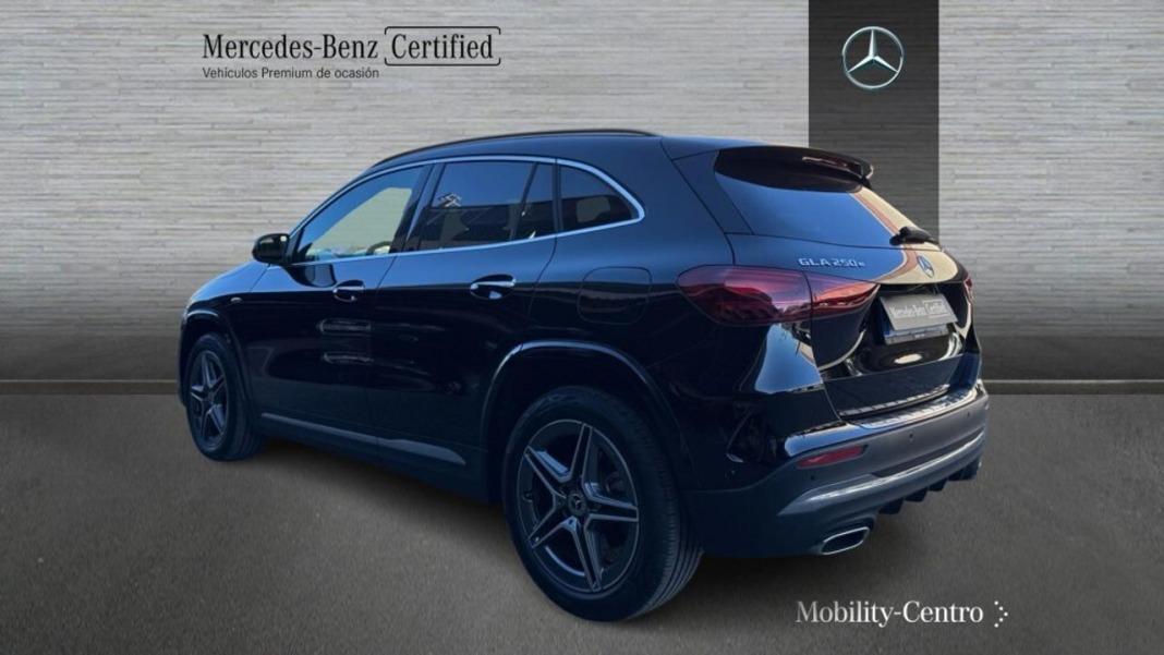 Mercedes Gla 250 e con tecnologia hibrida eq