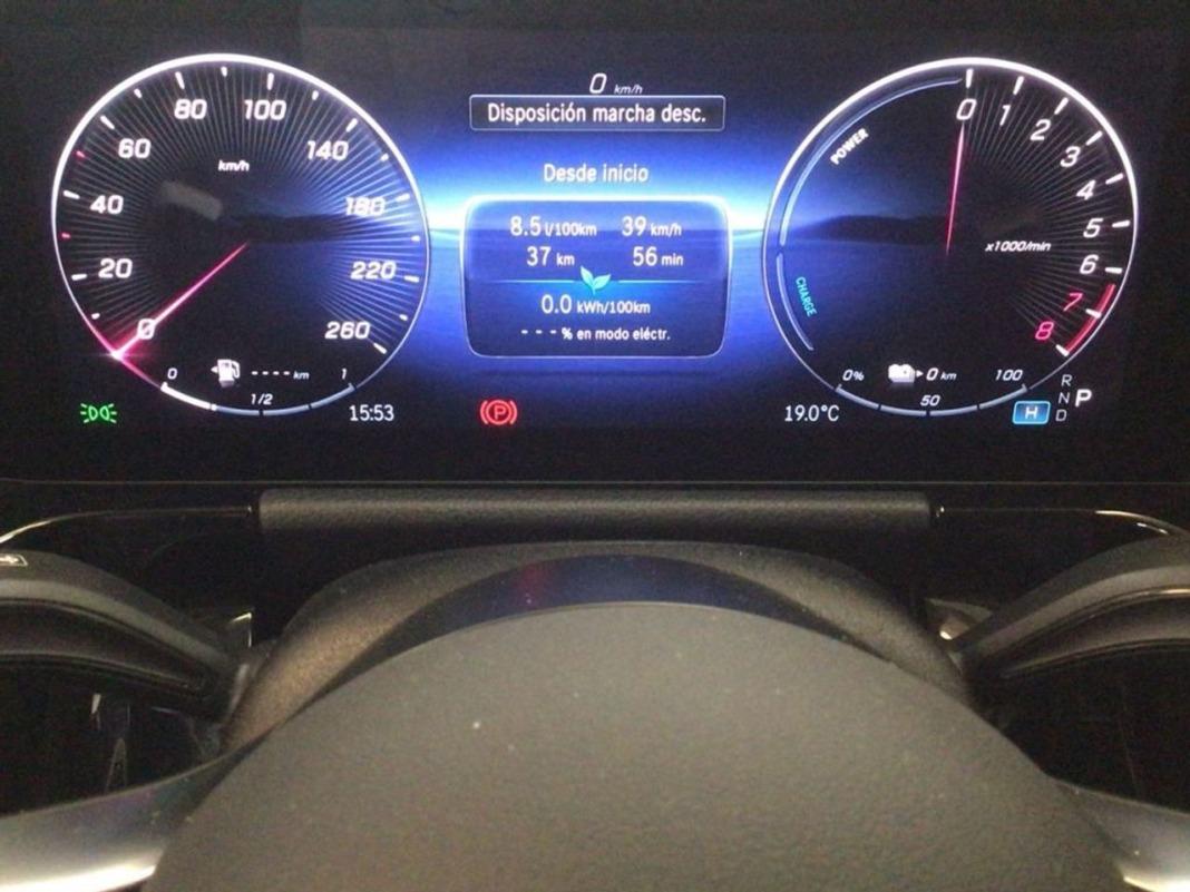 Mercedes Gla 250 e con tecnologia hibrida eq