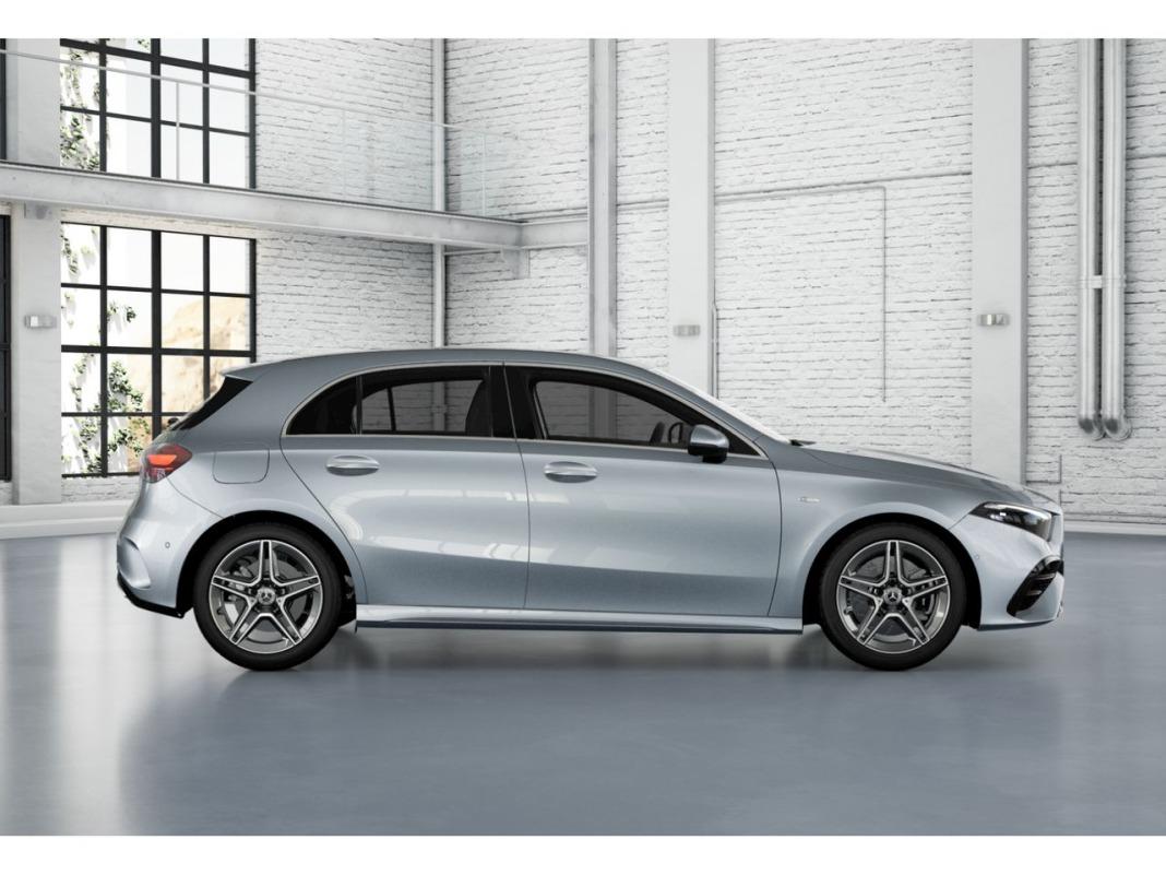 Mercedes Clase A 250 e compacto con tecnologia hibrida eq