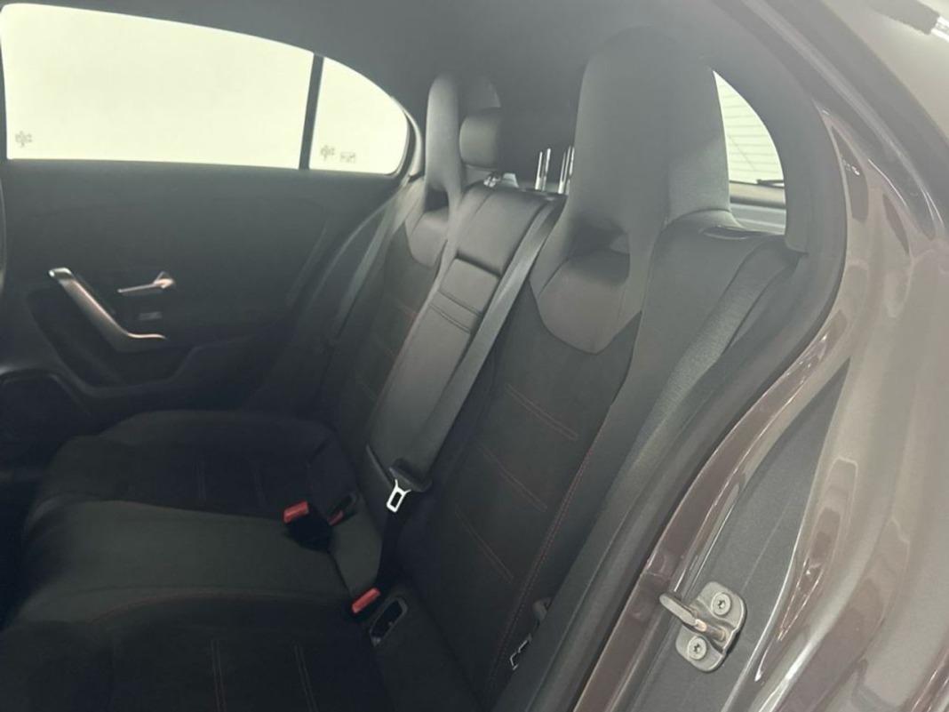 Mercedes Clase A 250 e compacto con tecnologia hibrida eq