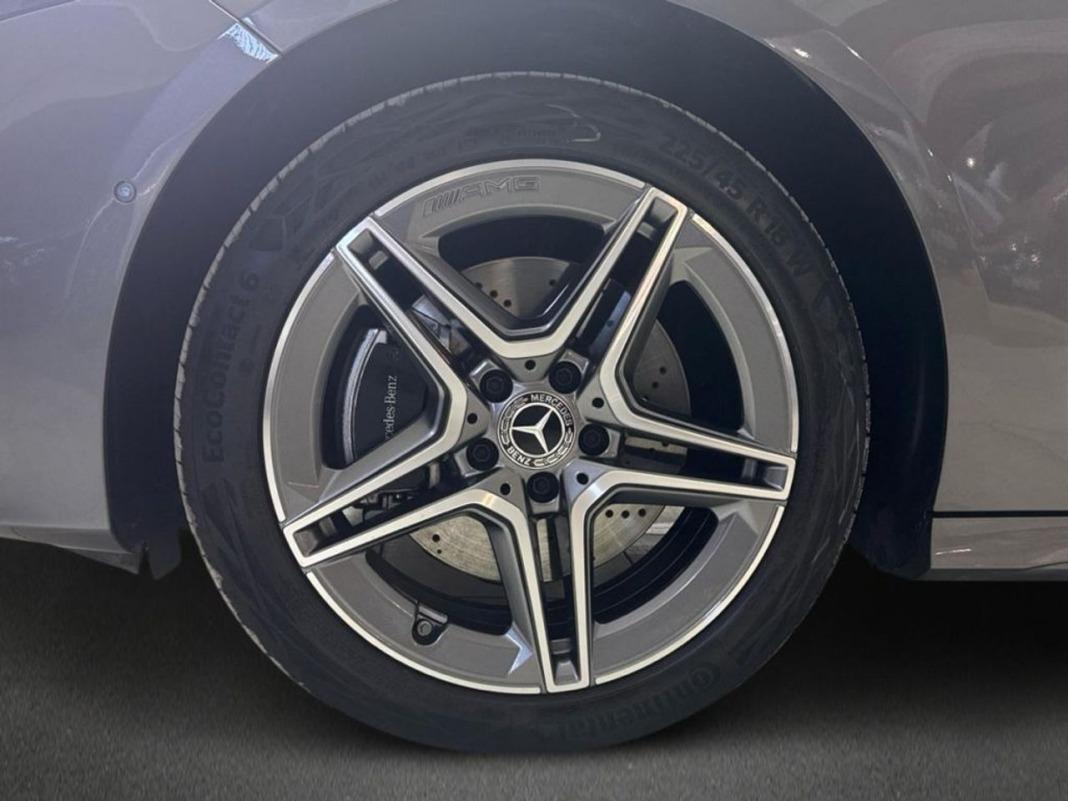 Mercedes Clase A 250 e compacto con tecnologia hibrida eq