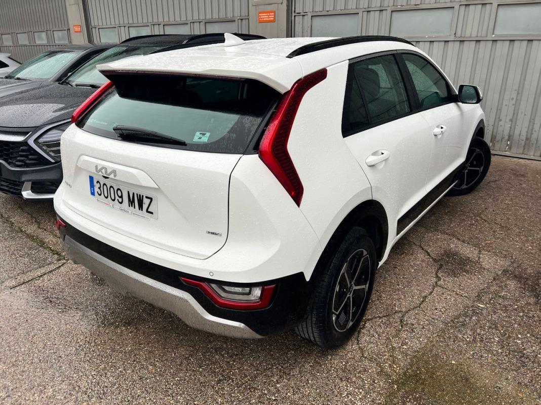 Kia Niro 1.6 GDi HEV 95kW (129CV) Drive