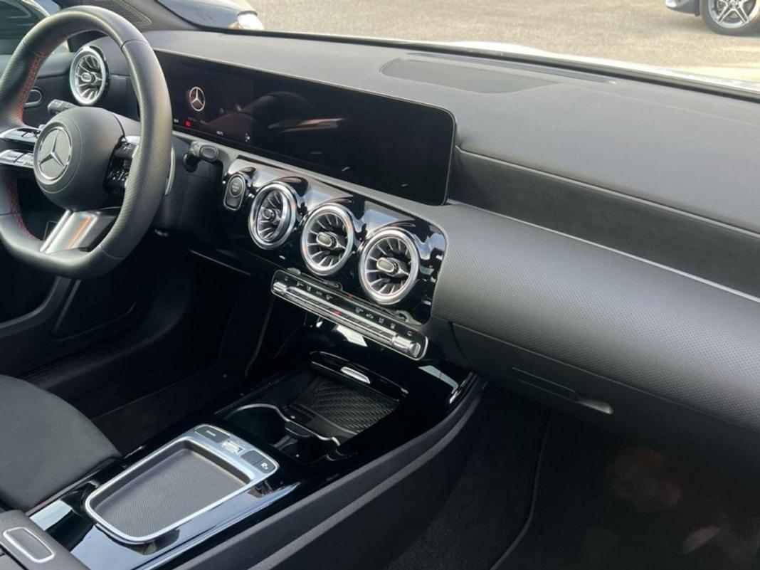 Mercedes Clase A A 250 e con tecnología híbrida EQ