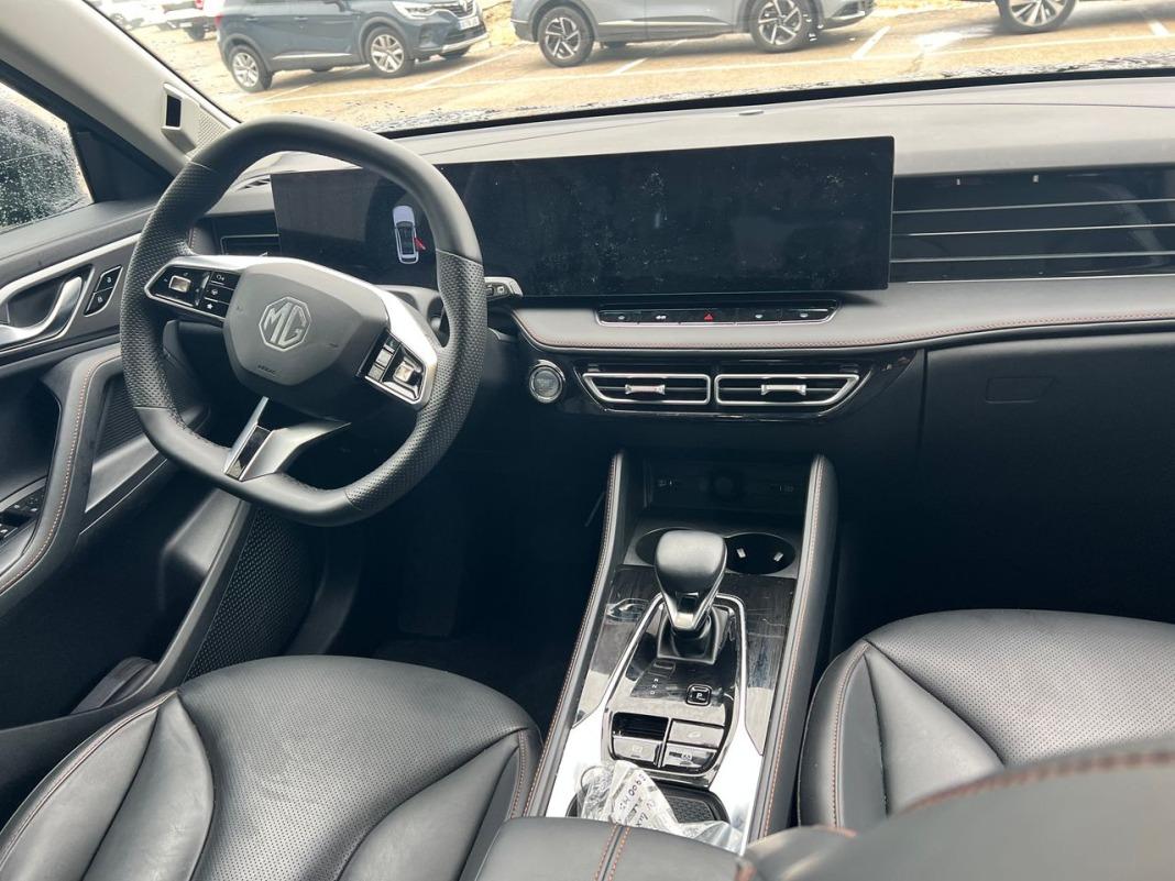 MG Hs 1.5T-GDI PHEV Luxury