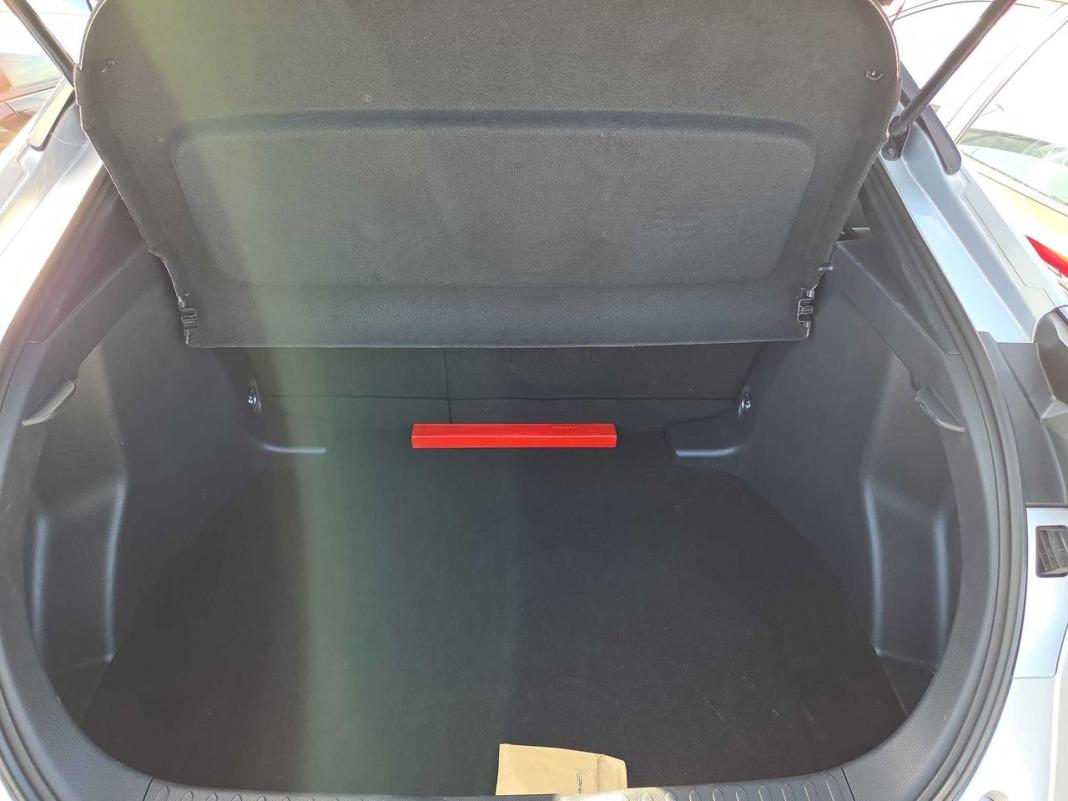 Toyota C-hr 1.8 Advance Hybrid 140