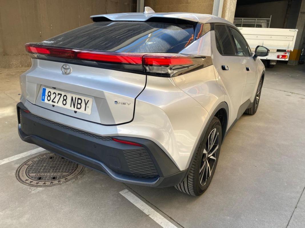 Toyota C-hr 1.8 Advance Hybrid 140