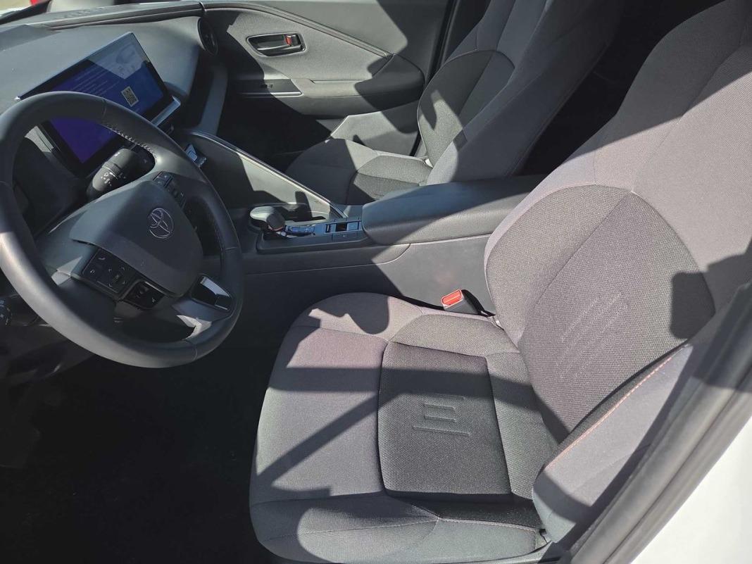 Toyota C-hr 1.8 Advance Hybrid 140