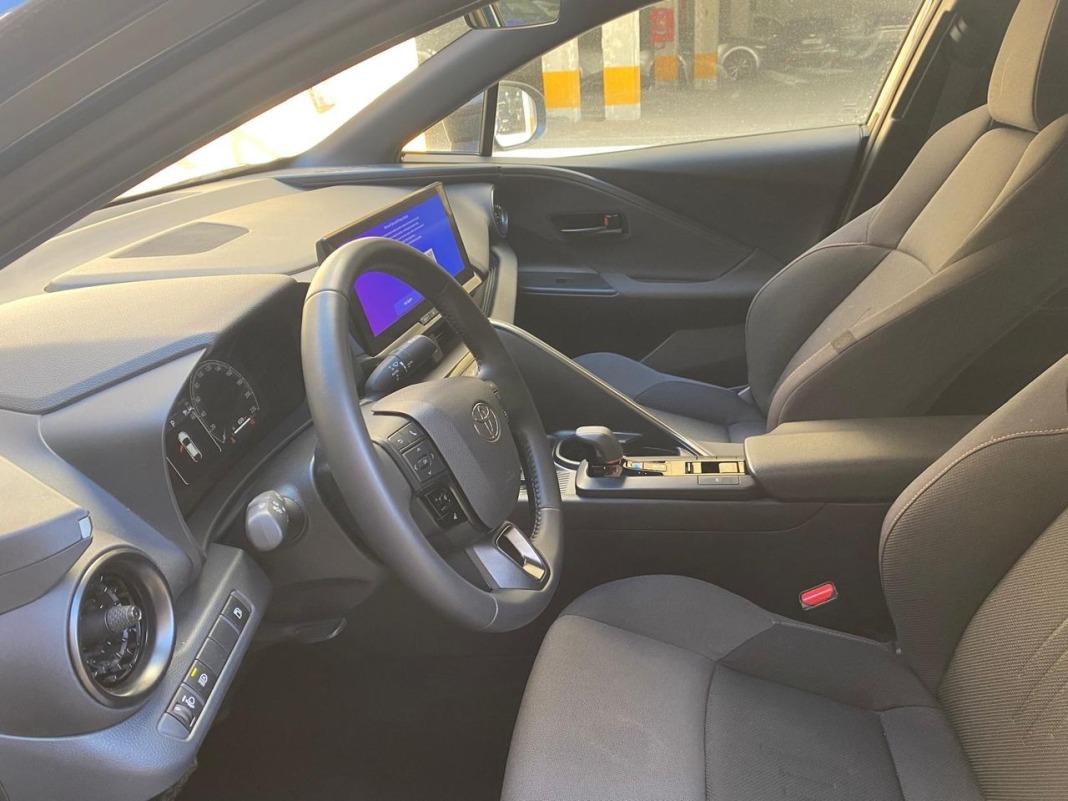 Toyota C-hr 1.8 Advance Hybrid 140