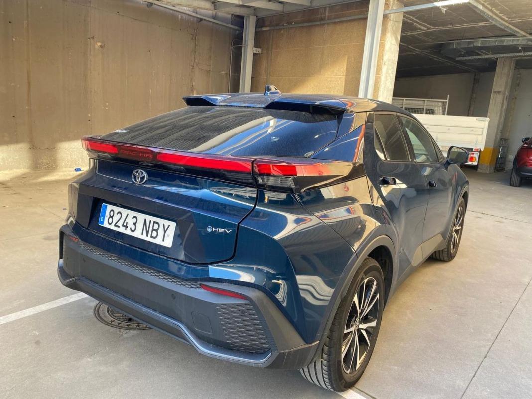 Toyota C-hr 1.8 Advance Hybrid 140