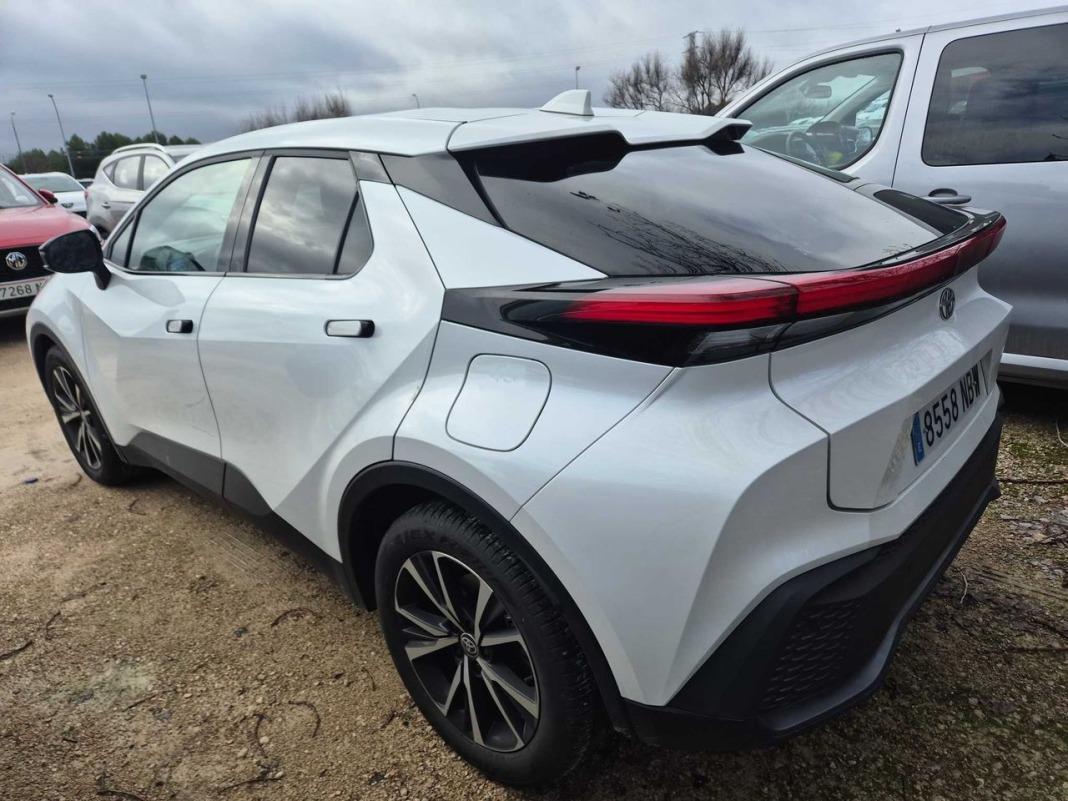 Toyota C-hr 1.8 Advance Hybrid 140