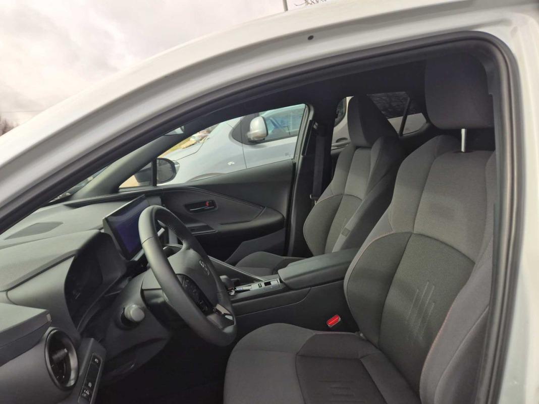 Toyota C-hr 1.8 Advance Hybrid 140