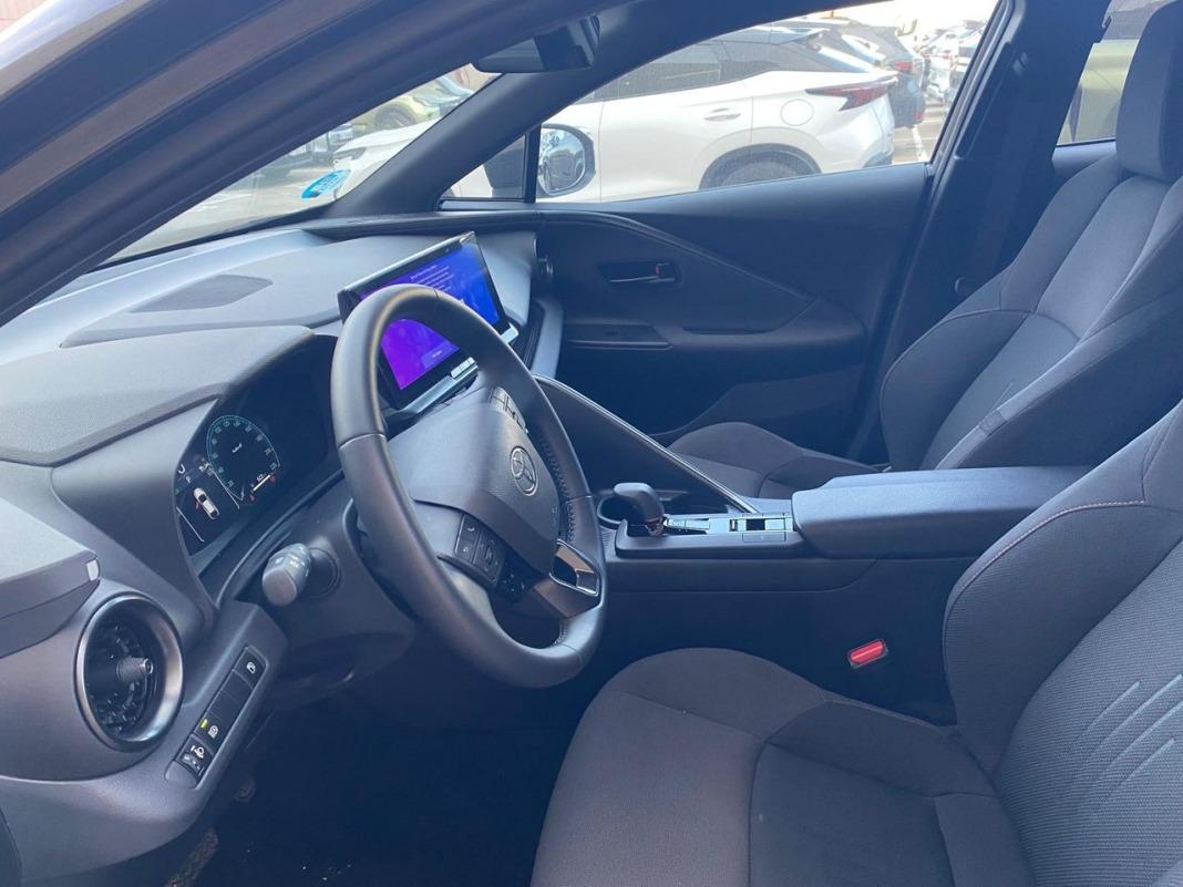 Toyota C-hr 1.8 Advance Hybrid 140