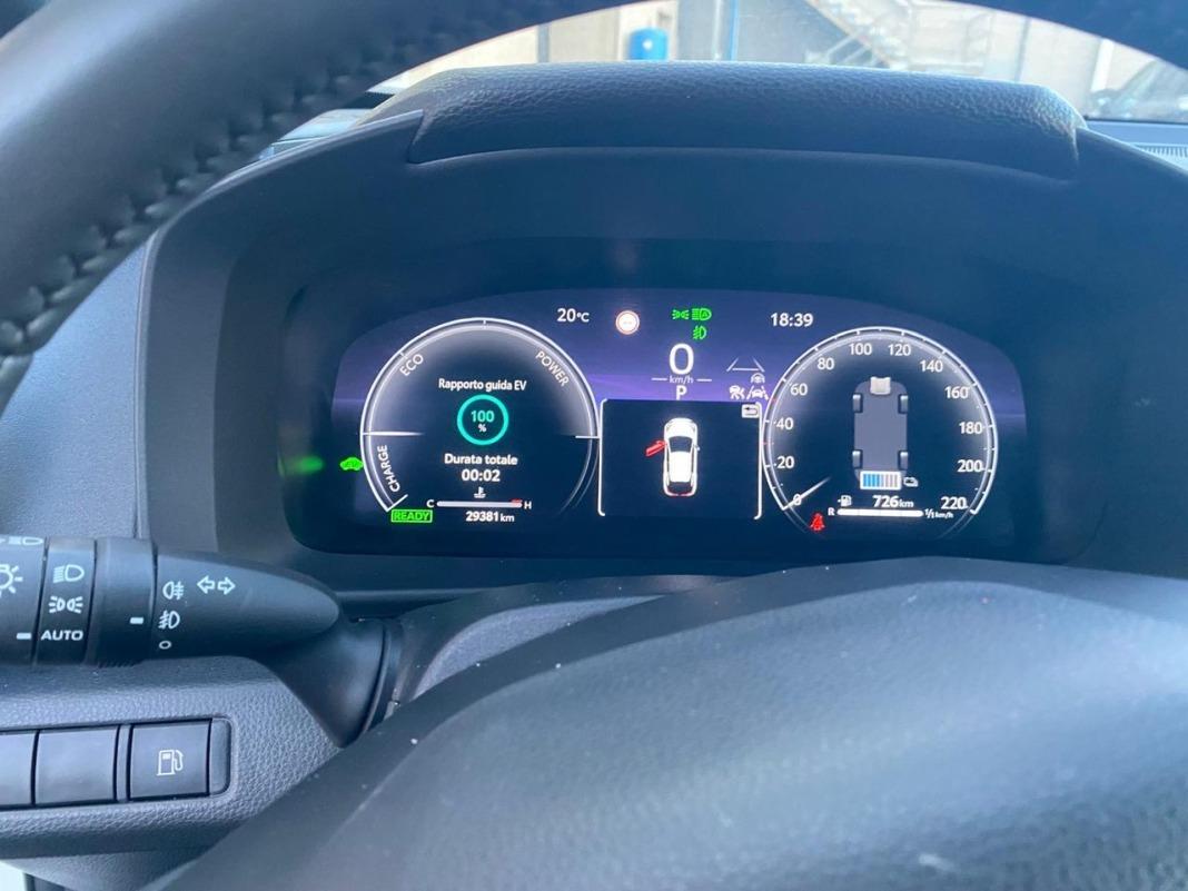 Toyota C-hr 1.8 Advance Hybrid 140