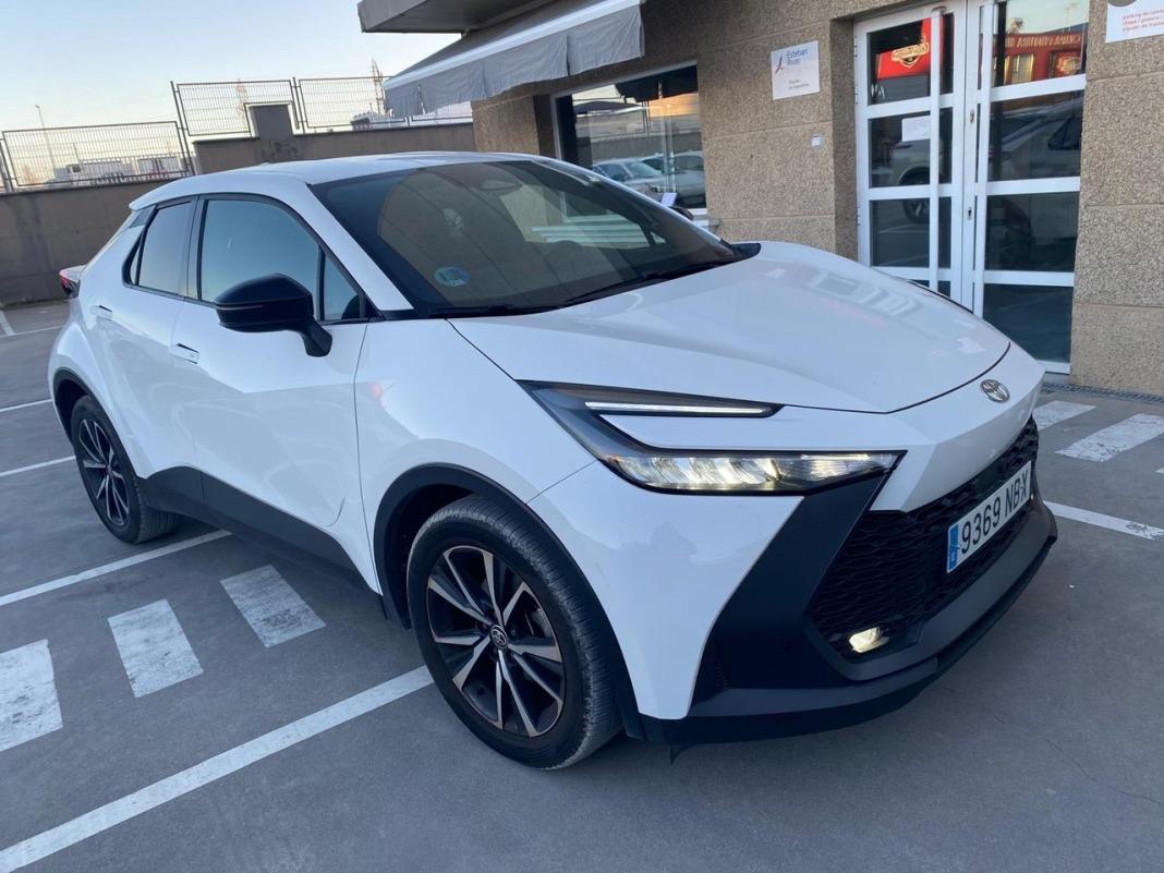 Toyota C-hr 1.8 Advance Hybrid 140