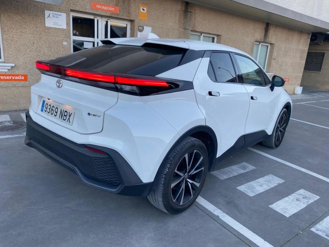 Toyota C-hr 1.8 Advance Hybrid 140