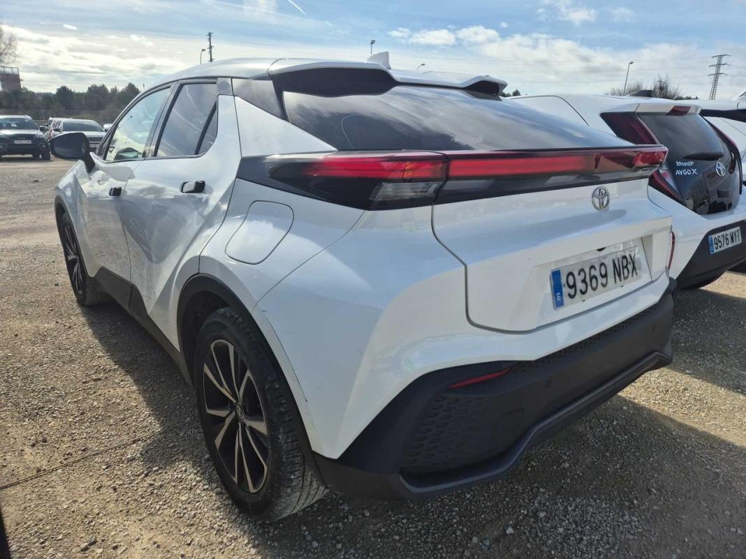 Toyota C-hr 1.8 Advance Hybrid 140