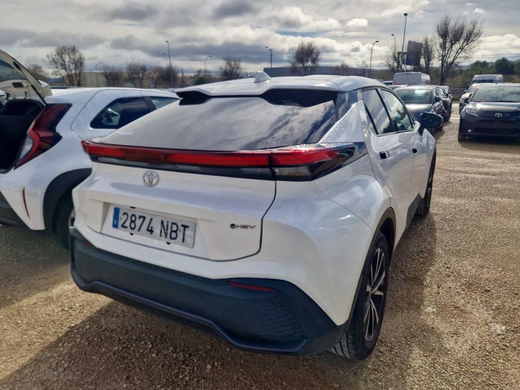 Toyota C-hr 1.8 Advance Hybrid 140