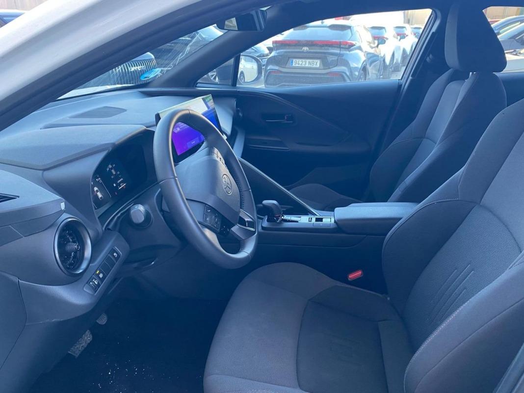 Toyota C-hr 1.8 Advance Hybrid 140